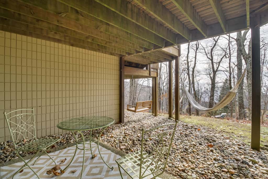 Wintergreen Resort Getaway w/ Deck, Mountain View!