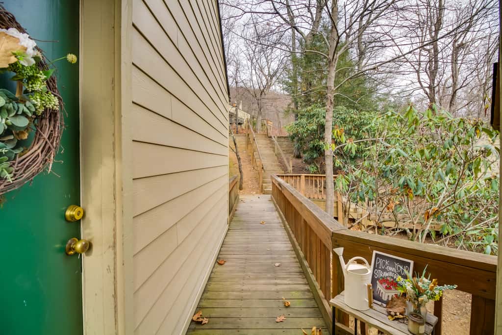 Wintergreen Resort Getaway w/ Deck, Mountain View!