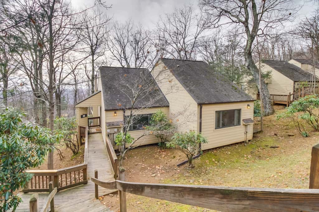 Wintergreen Resort Getaway w/ Deck, Mountain View!