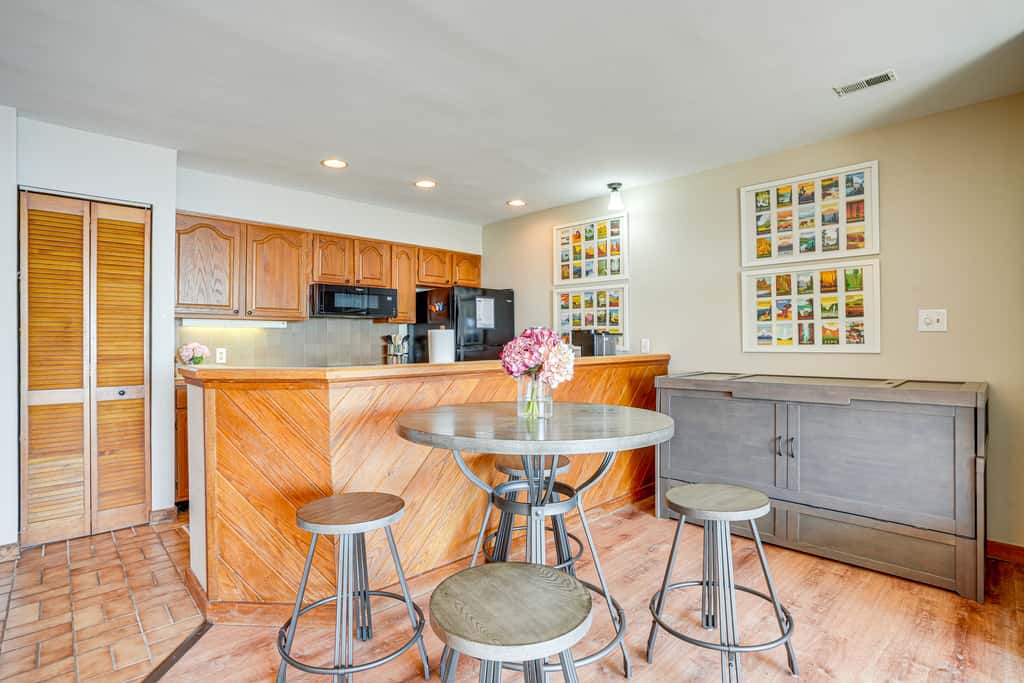 Pool Access: Scenic Condo in Wintergreen Resort!