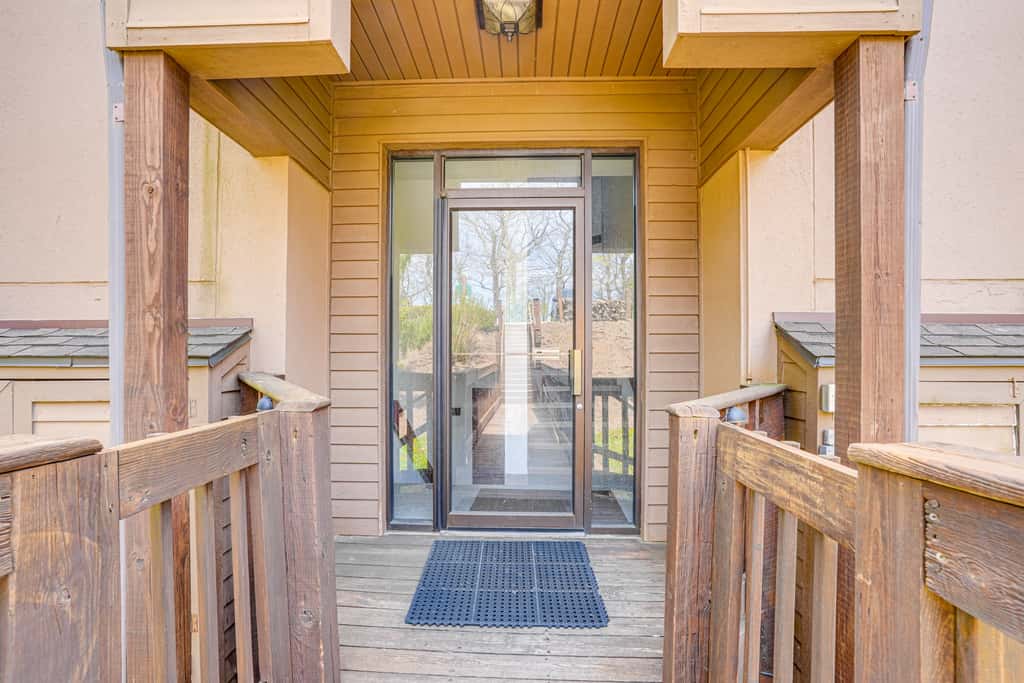 Pool Access: Scenic Condo in Wintergreen Resort!