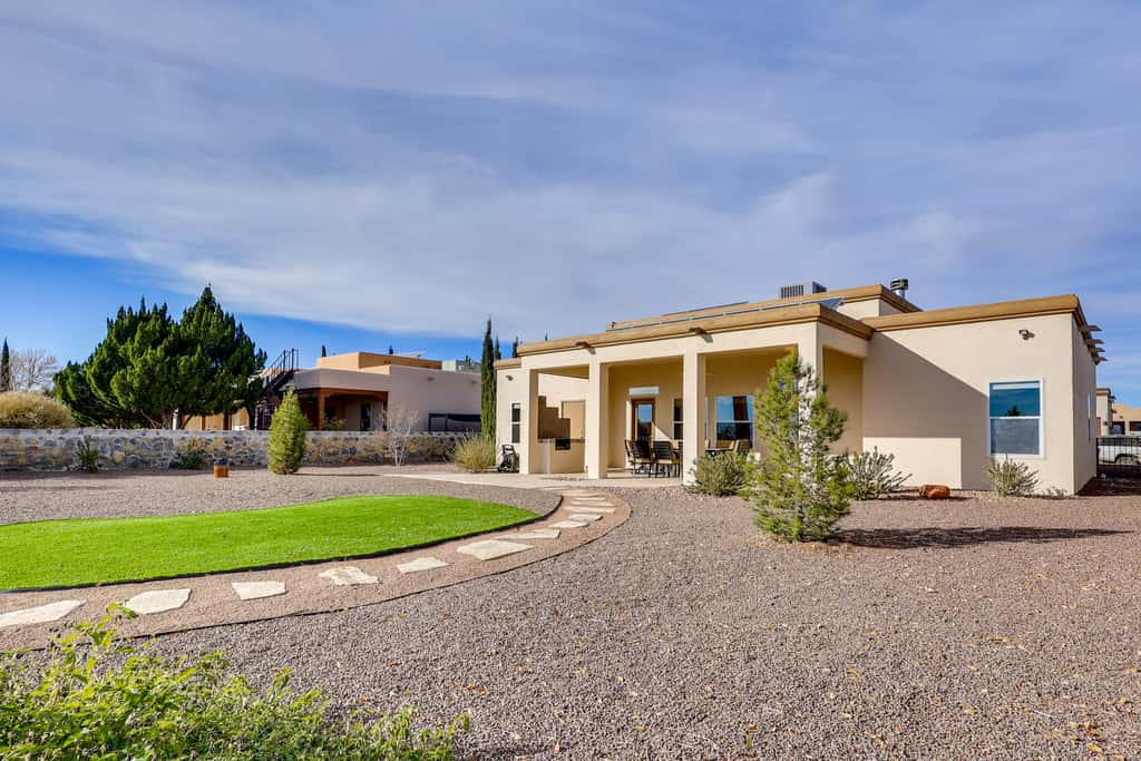 Golf, Hike & Stargaze: Quiet Home in Las Cruces