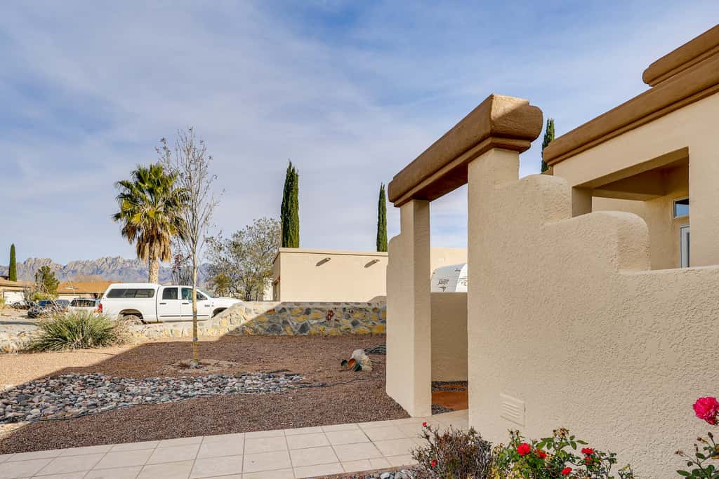 Golf, Hike & Stargaze: Quiet Home in Las Cruces