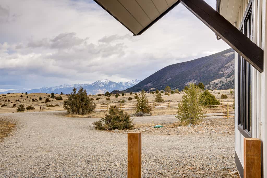 Mtn-View Gem Near Chico, Sage & Yellowstone!
