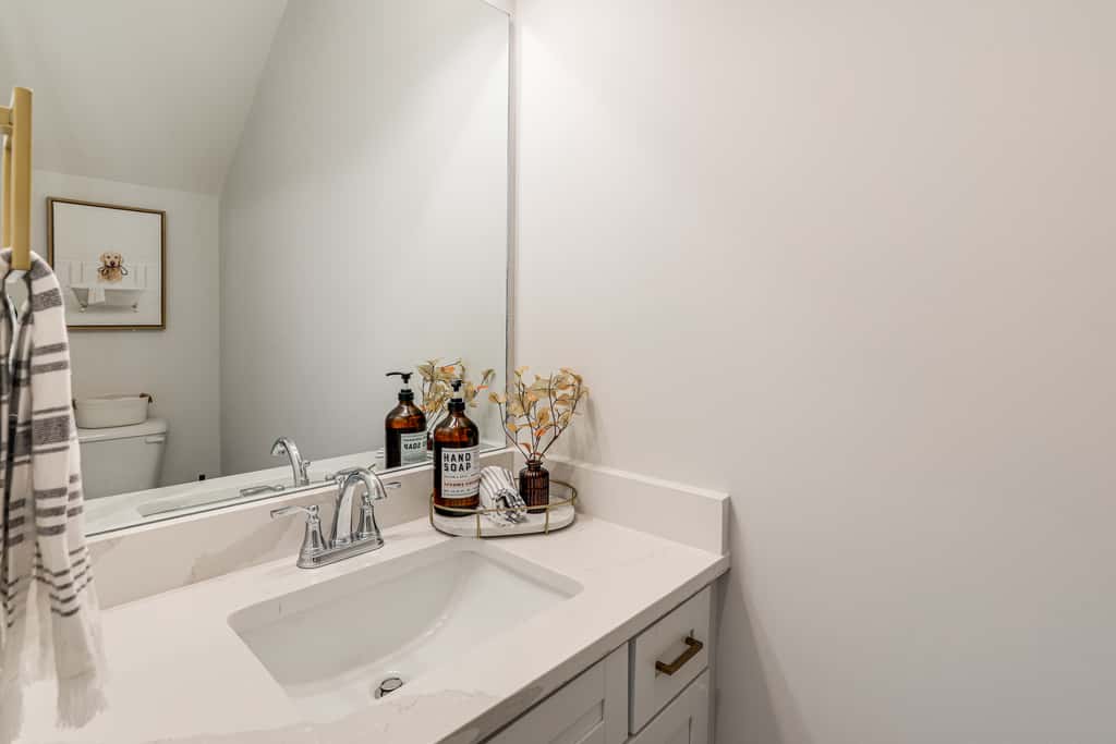 King Suites for Every Couple, Kickoff 3 Mi