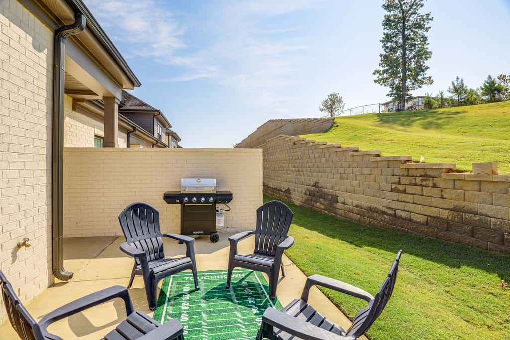 King Suites for Every Couple, Kickoff 3 Mi