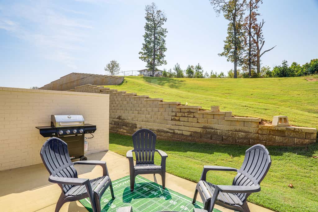 King Suites for Every Couple, Kickoff 3 Mi