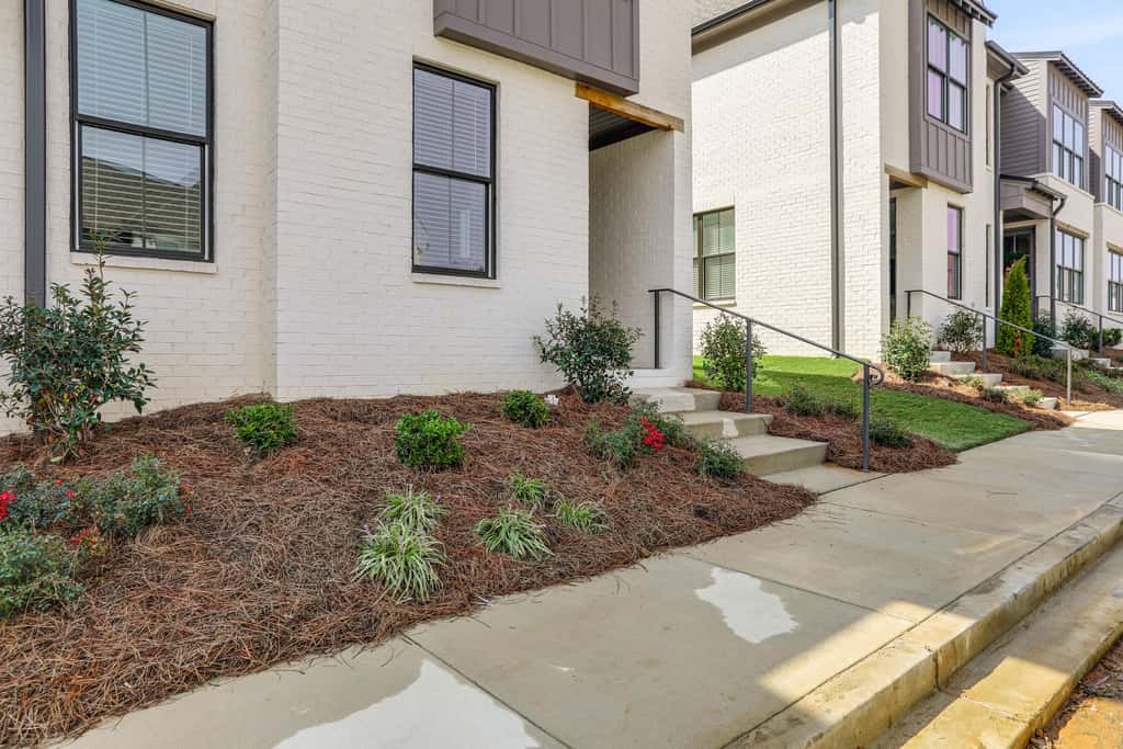King Suites for Every Couple, Kickoff 3 Mi