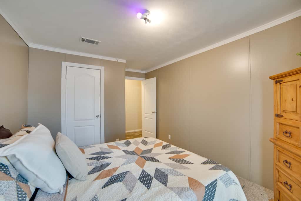 Steps to WES Arena: Pet-Friendly Cabin w/ Deck!