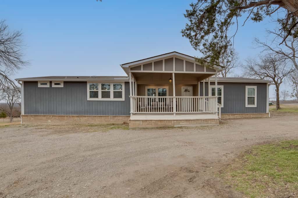 Steps to WES Arena: Pet-Friendly Cabin w/ Deck!