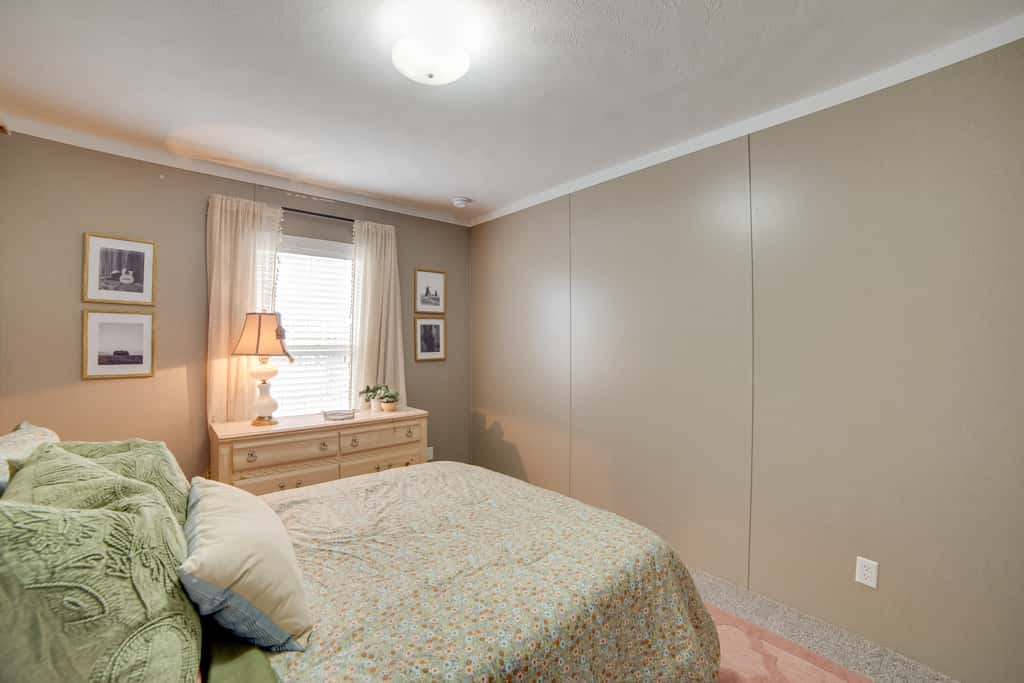 Steps to WES Arena: Pet-Friendly Cabin w/ Deck!