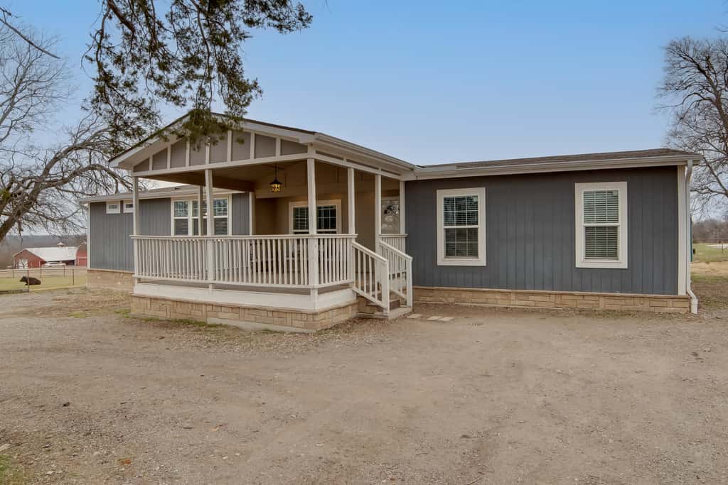 Steps to WES Arena: Pet-Friendly Cabin w/ Deck!