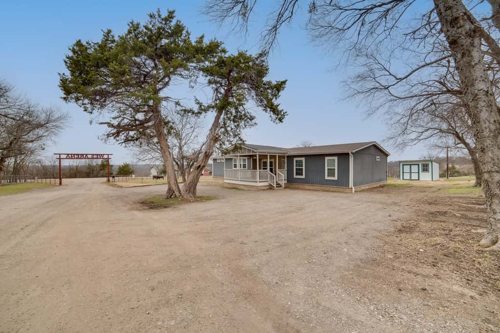 Steps to WES Arena: Pet-Friendly Cabin w/ Deck!
