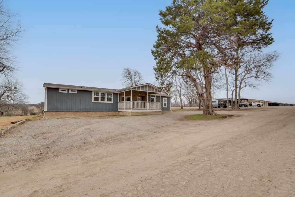 Steps to WES Arena: Pet-Friendly Cabin w/ Deck!