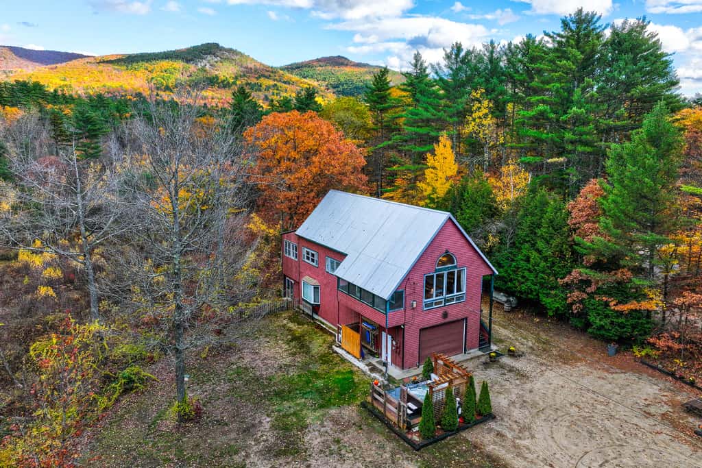 White Mountains Home w/ Hot Tub - Walk to Town!