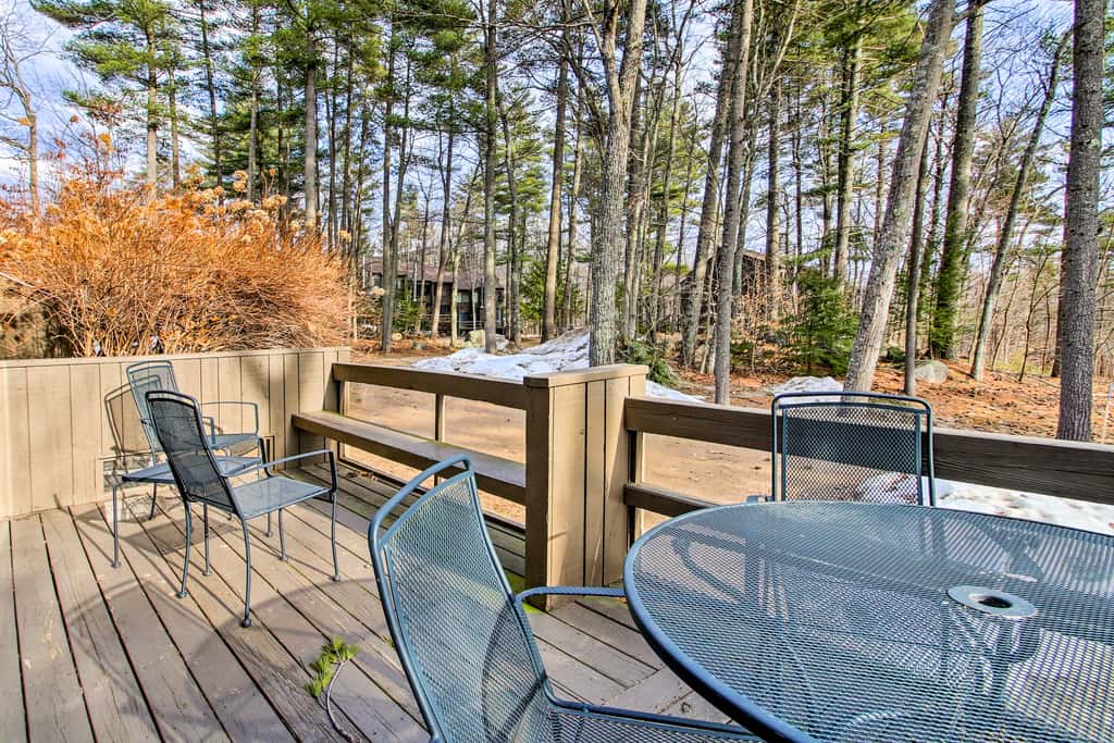 Conway Condo w/ Hot Tub: Near Cranmore Skiing!
