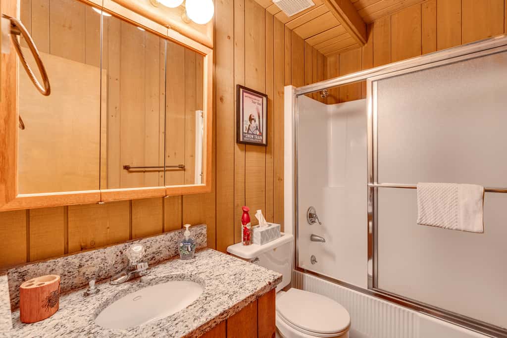 0.5 Mi to Dtwn & Trails: Conway Condo w/ Hot Tub!