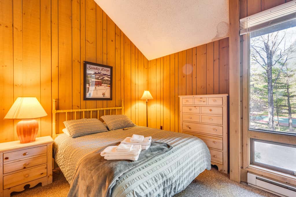 0.5 Mi to Dtwn & Trails: Conway Condo w/ Hot Tub!