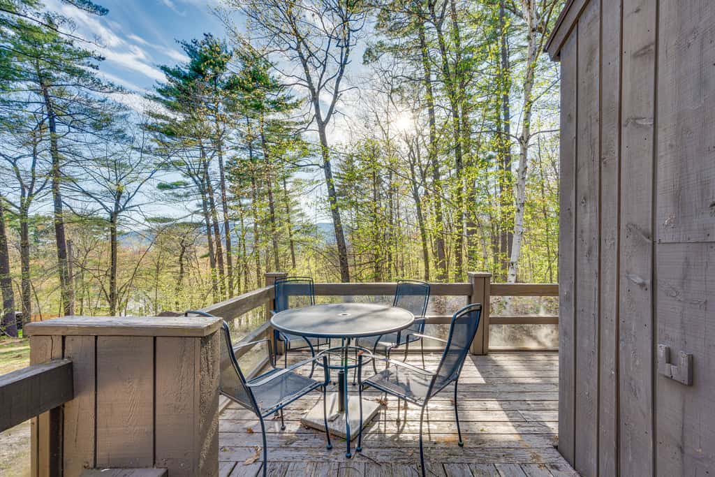 0.5 Mi to Dtwn & Trails: Conway Condo w/ Hot Tub!