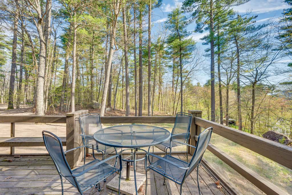 0.5 Mi to Dtwn & Trails: Conway Condo w/ Hot Tub!