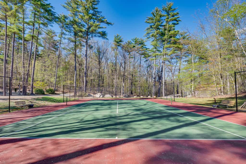 0.5 Mi to Dtwn & Trails: Conway Condo w/ Hot Tub!