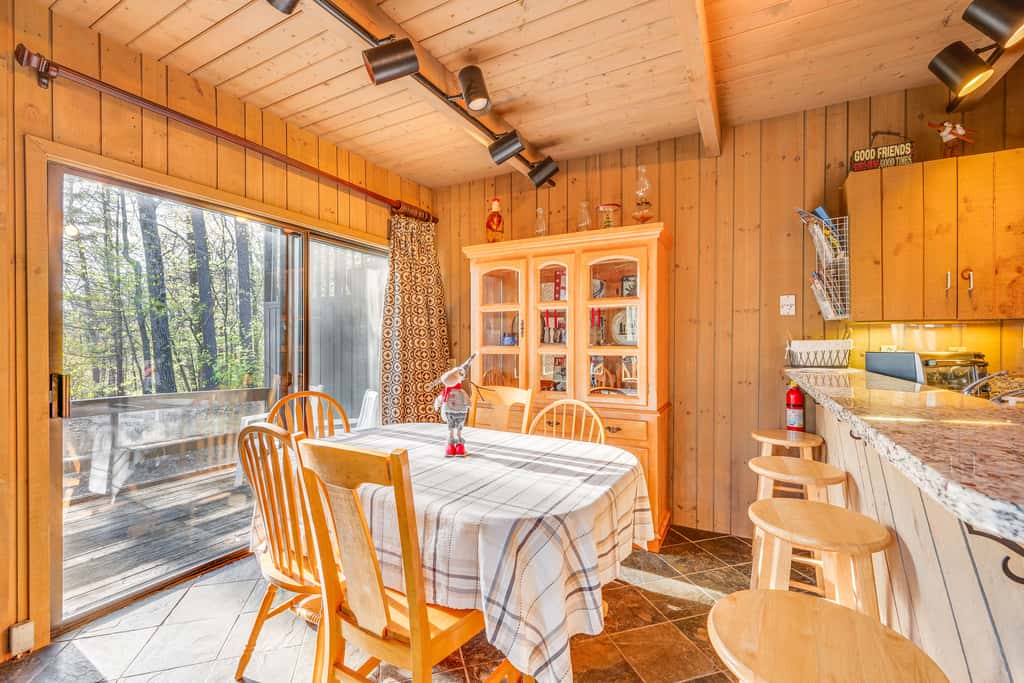 0.5 Mi to Dtwn & Trails: Conway Condo w/ Hot Tub!
