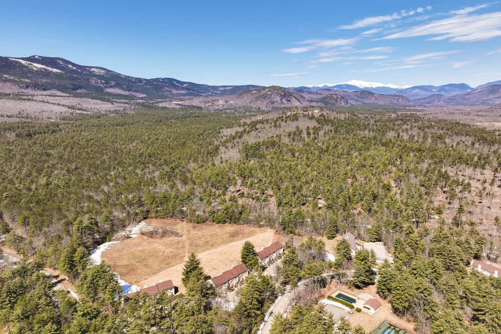 North Conway Home for Fall Adventures
