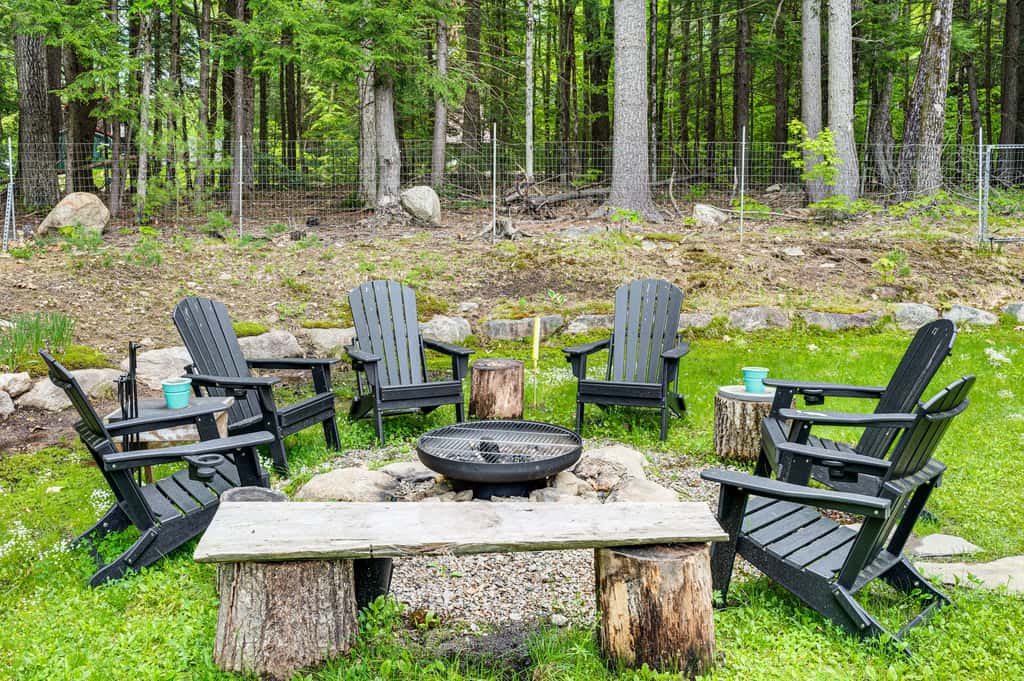 2 Mi to Conway: Cozy Cabin w/ Grill & Yard!