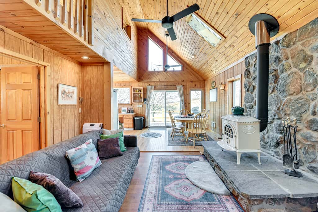 3 Mi to Catskill Trail: Stamford Cottage w/ Views