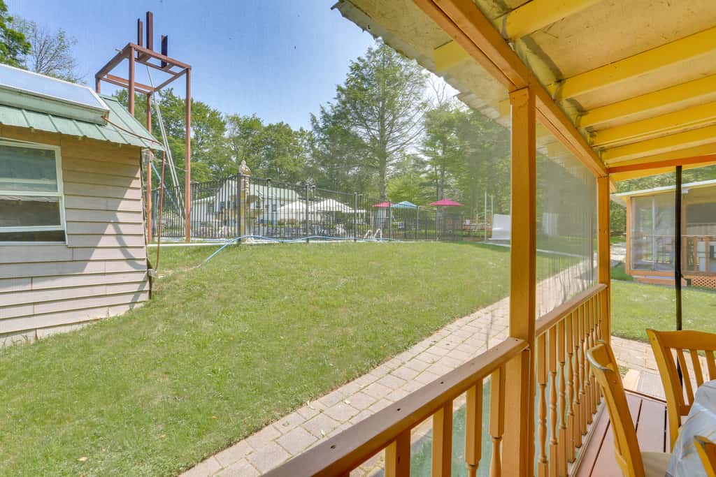 Screened Porch + Fire Pit: Cabin Near Bethel Woods