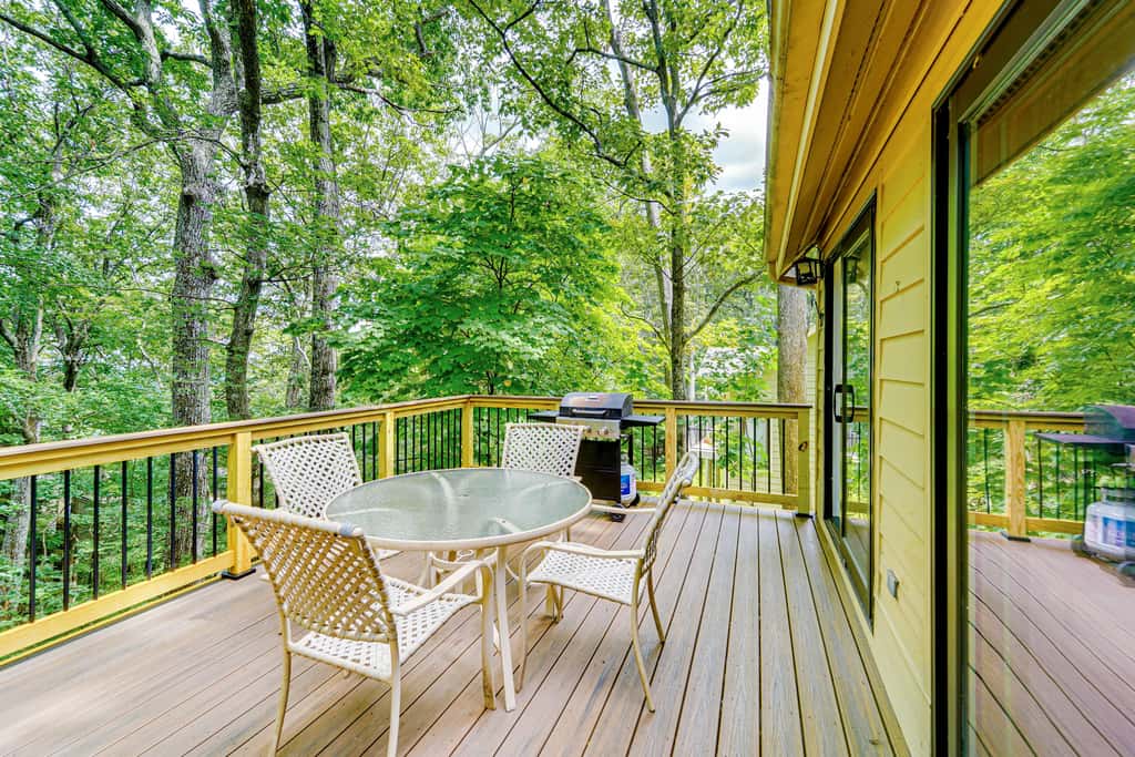 Wintergreen Resort Home w/ 2 Decks + Ski Access!