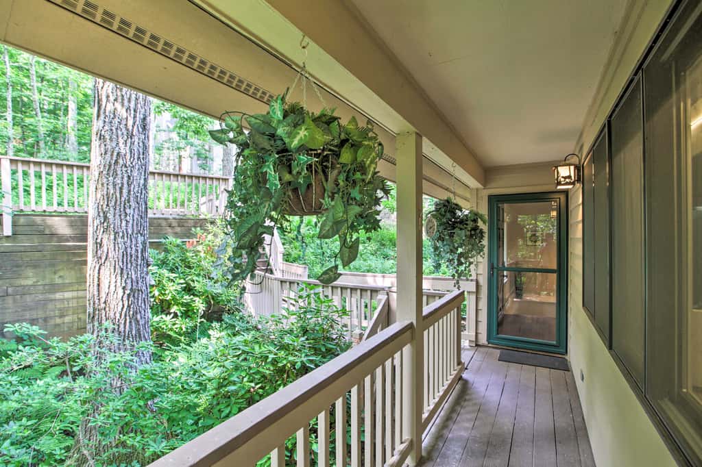 Wintergreen Resort Home w/ 2 Decks + Ski Access!
