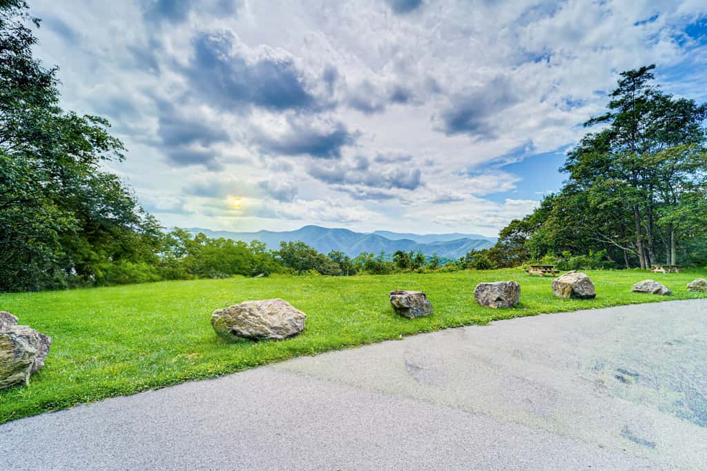 Wintergreen Resort Home w/ 2 Decks + Ski Access!