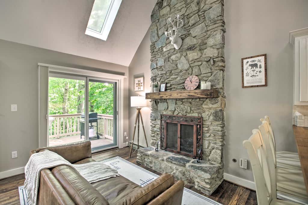 Wintergreen Resort Home w/ 2 Decks + Ski Access!