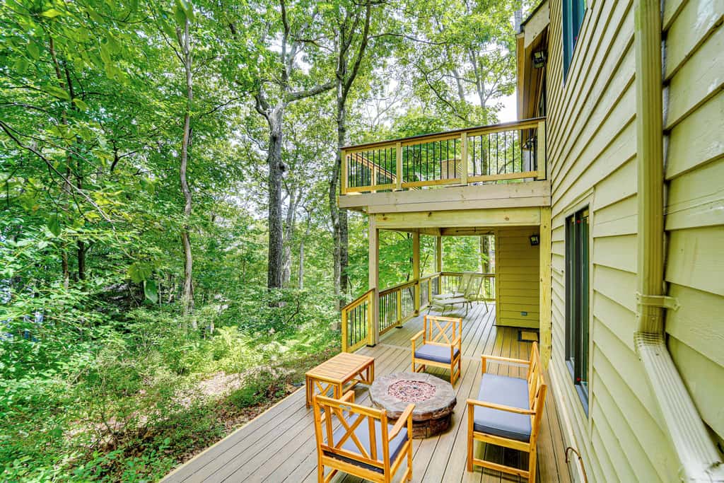 Wintergreen Resort Home w/ 2 Decks + Ski Access!
