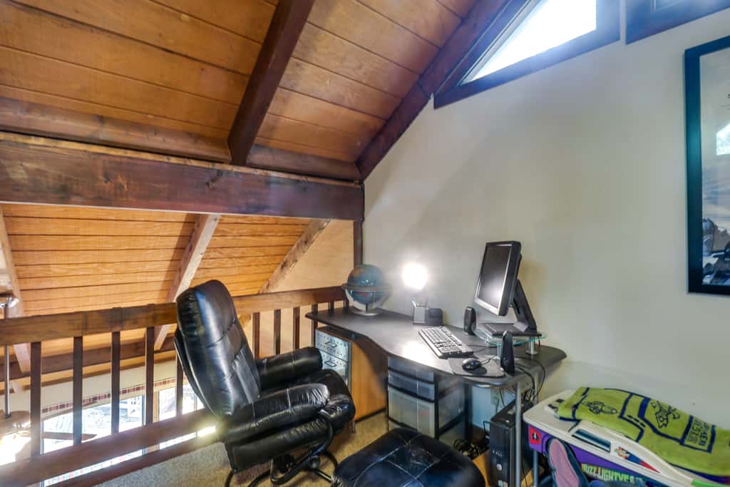 Wintergreen Home w/ Hot Tub, Deck & Mountain Views