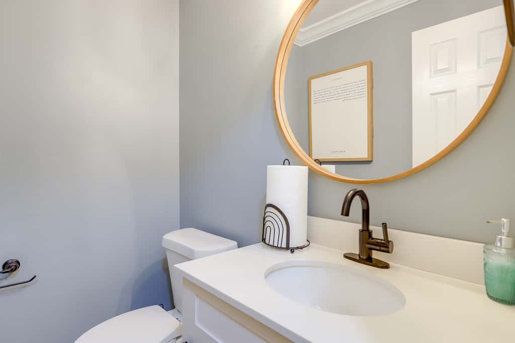 Spacious Stockbridge Manor: Pool Table, 2 Kitchens