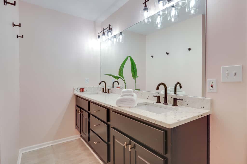 Spacious Stockbridge Manor: Pool Table, 2 Kitchens