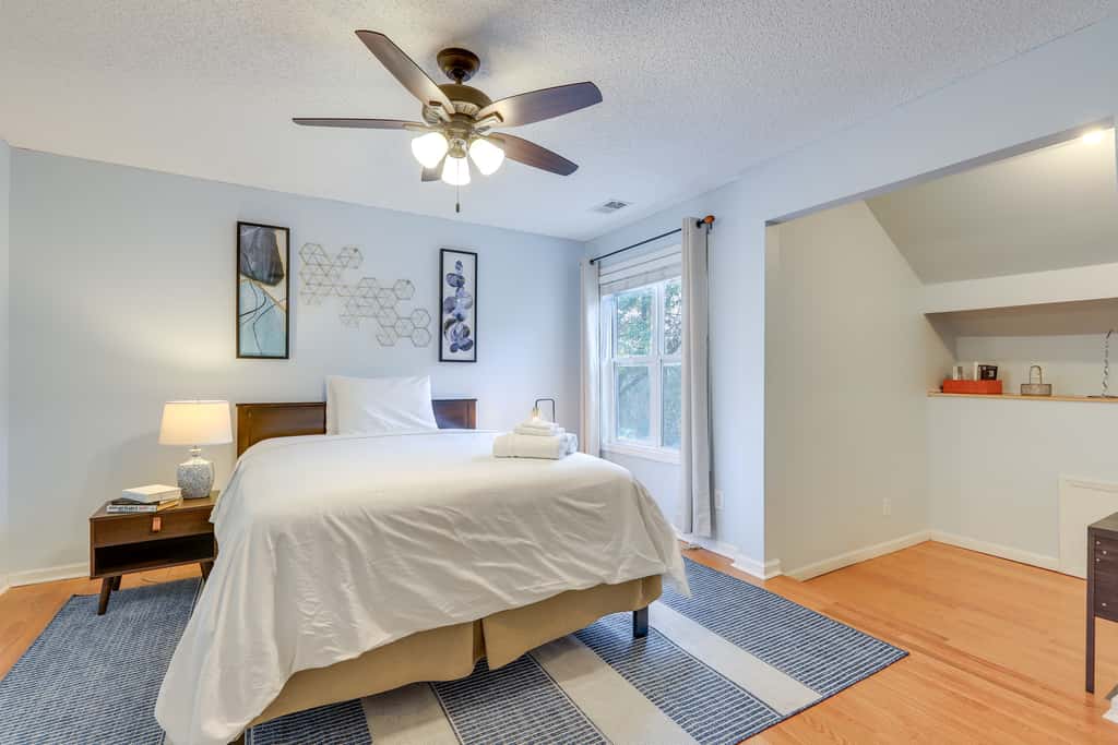 Spacious Stockbridge Manor: Pool Table, 2 Kitchens