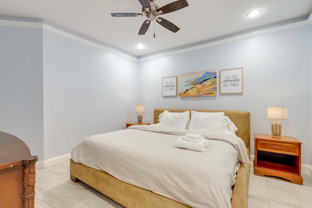 Spacious Stockbridge Manor: Pool Table, 2 Kitchens
