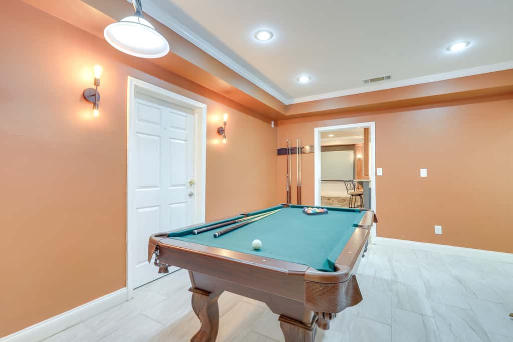 Spacious Stockbridge Manor: Pool Table, 2 Kitchens