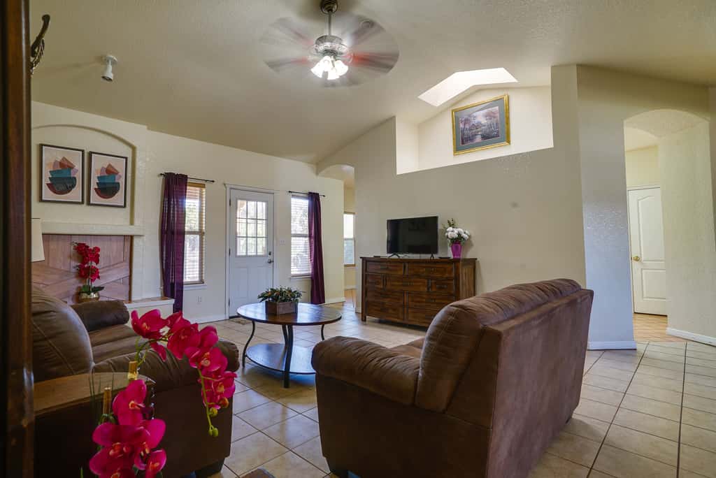 Convenient Las Cruces Home w/ Patio & Grill!