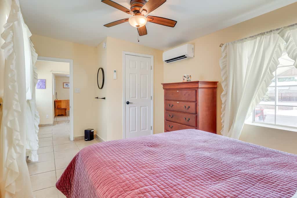 Walk Downtown: Authentic Adobe Home in Las Cruces!