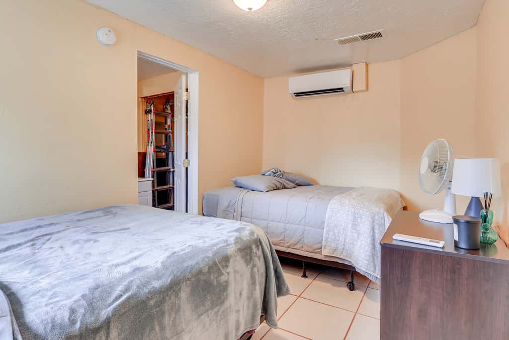 Walk Downtown: Authentic Adobe Home in Las Cruces!