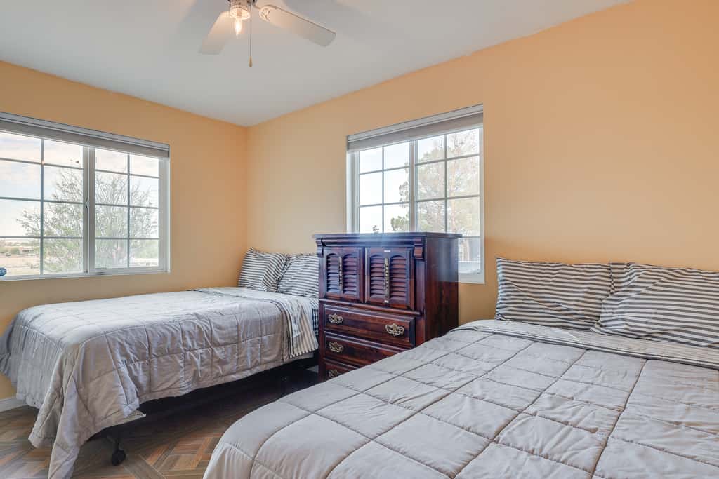 Walk Downtown: Authentic Adobe Home in Las Cruces!