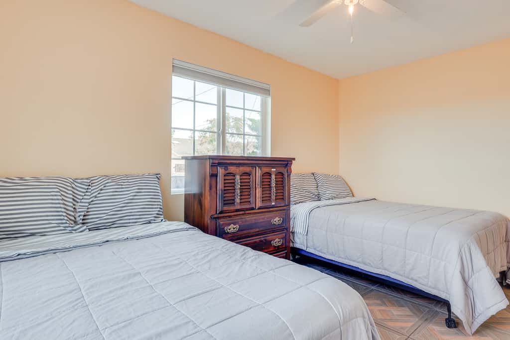 Walk Downtown: Authentic Adobe Home in Las Cruces!