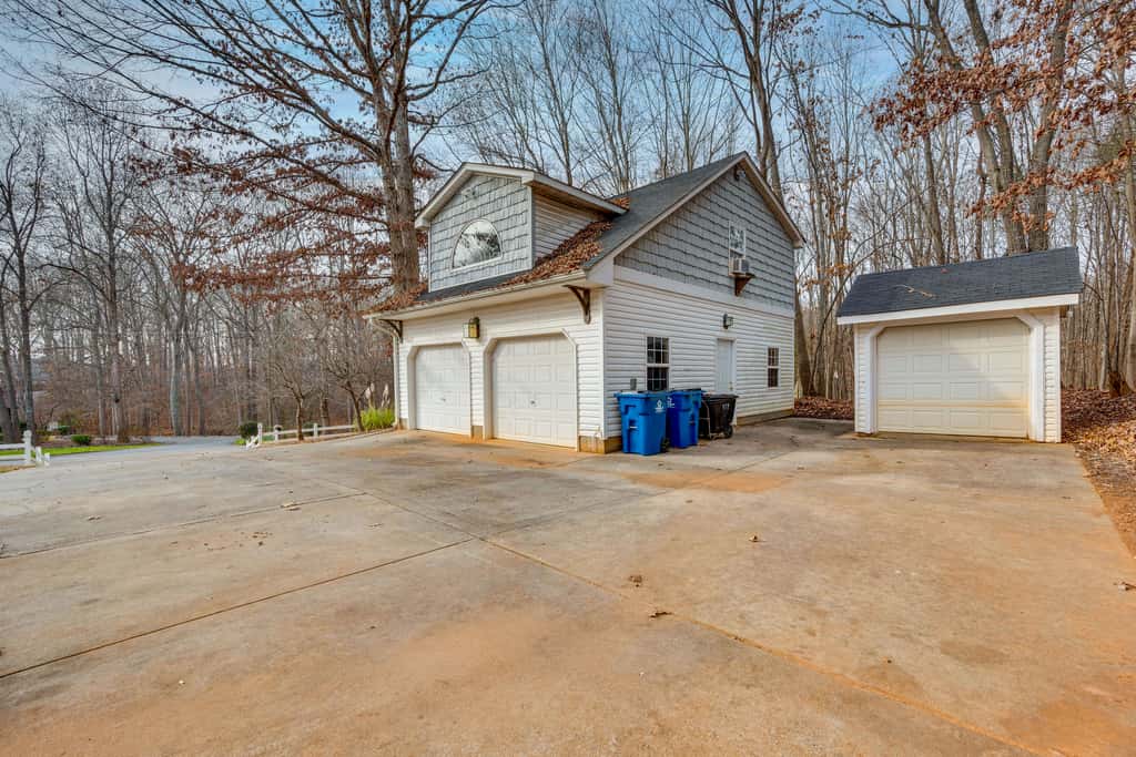 Spacious Mooresville Home w/ Lake Norman View!