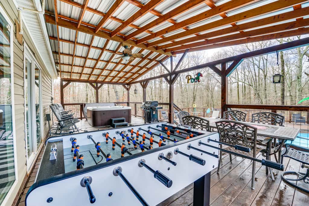 Pet-Friendly Home w/ Deck in Broken Bow!