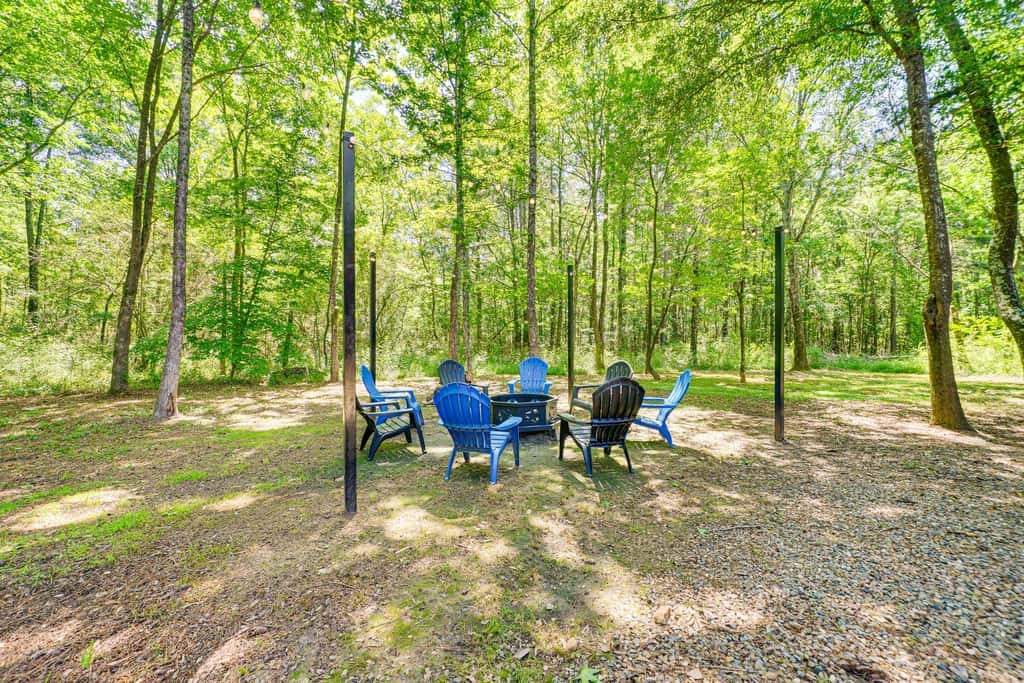 Private Hot Tub: Luxe Cabin in Broken Bow!