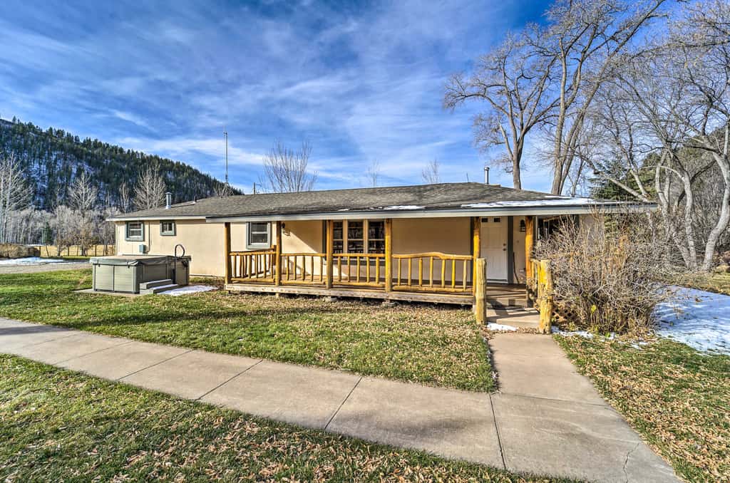 Dolores Ranch Cabin w/ Hot Tub & 1-Acre Yard!